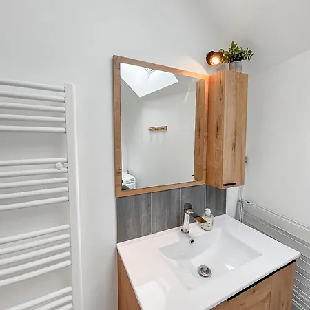 Апартаменты Maison Cosy L Atypique Hyper Centre Bureau Confortable Wifi Et Netflix Майенн