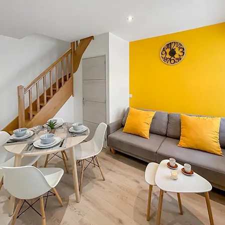 Апартаменты Maison Cosy L Atypique Hyper Centre Bureau Confortable Wifi Et Netflix Майенн