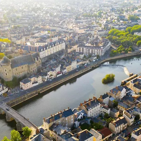 Maison Cosy L Atypique Hyper Centre Bureau Confortable Wifi Et Netflix * Mayenne