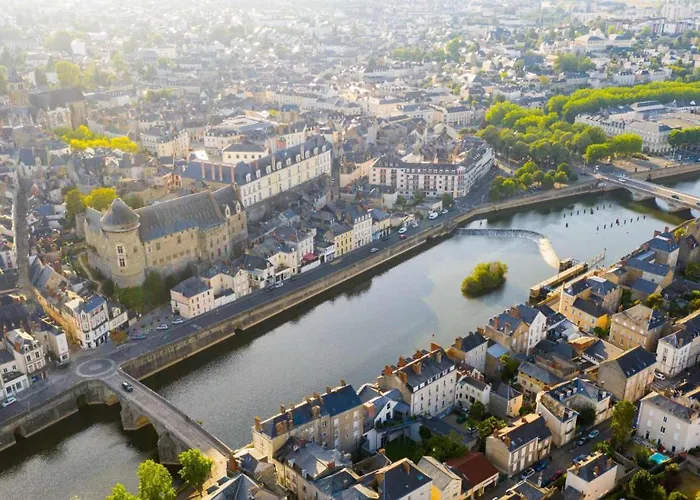 Maison Cosy L Atypique Hyper Centre Bureau Confortable Wifi Et Netflix * Mayenne